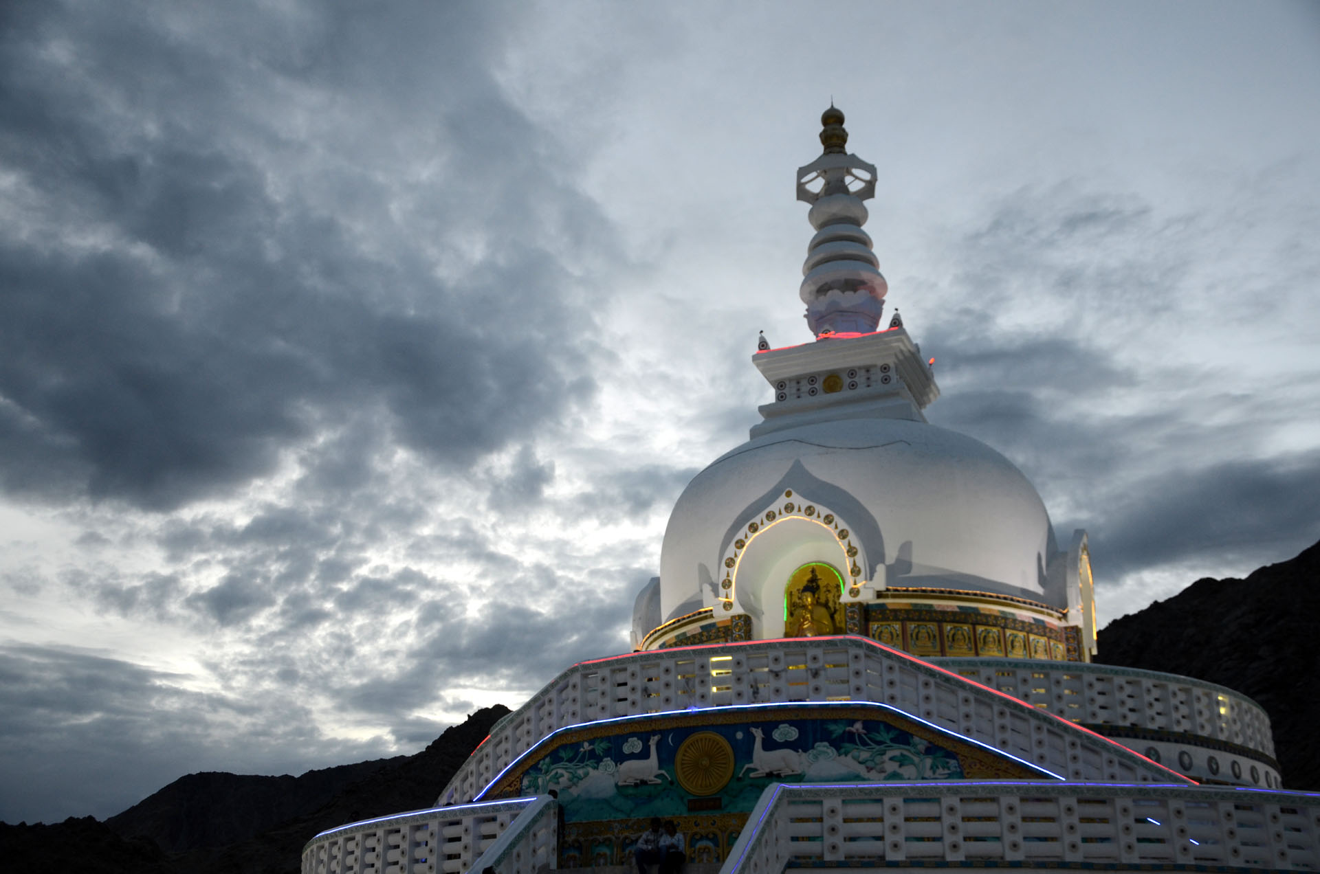 Shanti Stupa