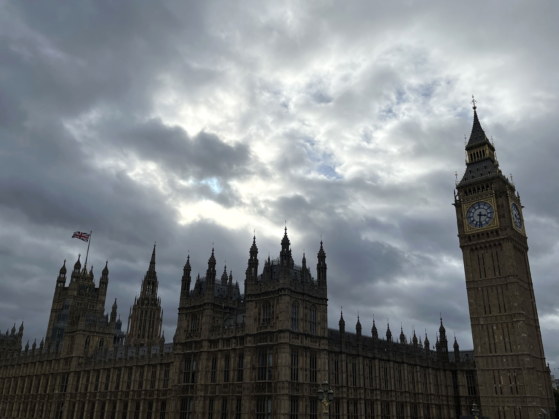 Palace of Westminster & Elizabeth Tower / Big Ben
